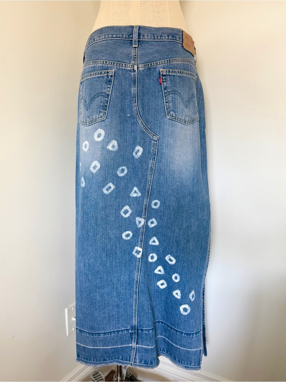 Levi's Medium Blue Denim Maxi Skirt with White Painted Motif & side slit